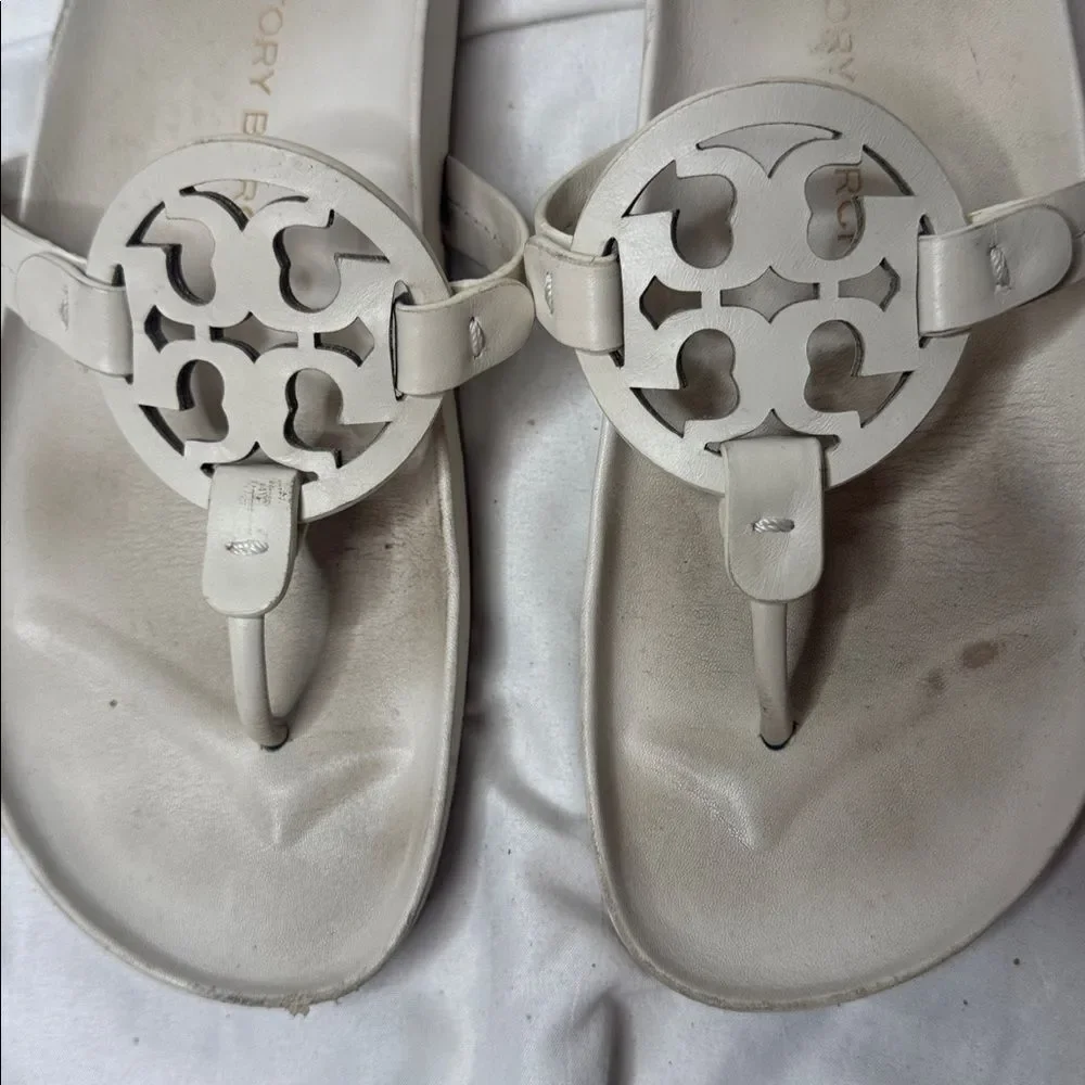 Tory Burch Miller Cloud Thong Sandals for Women In Cream.. Size 7